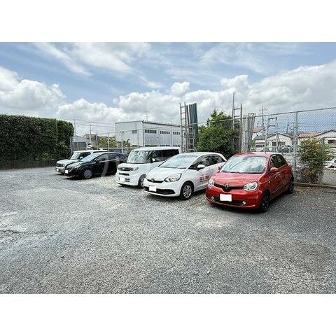 28/30 駐車場