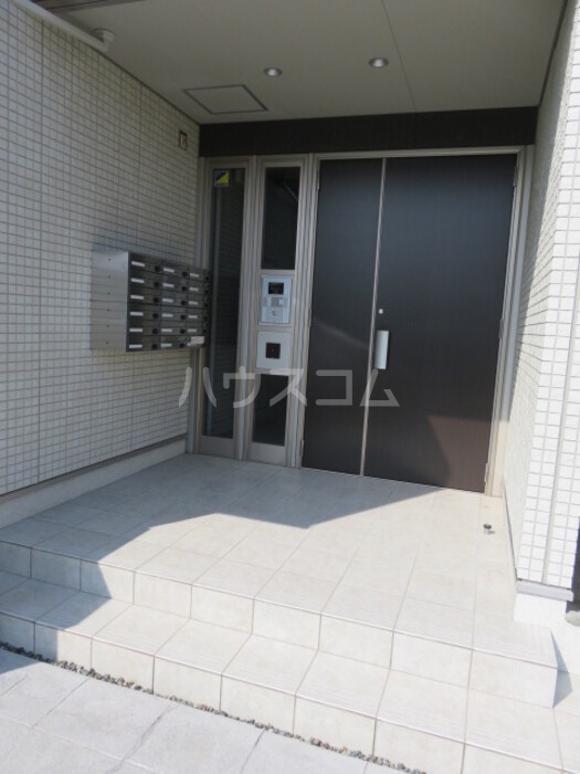 19/23 エントランス