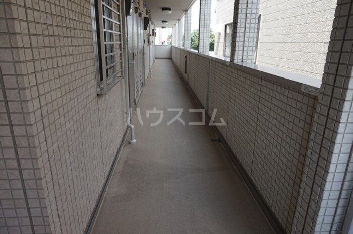 19/23 エントランス