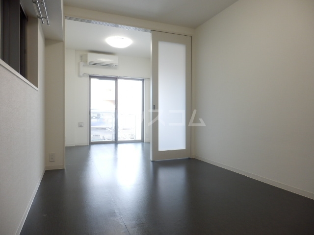 18/22 エントランス