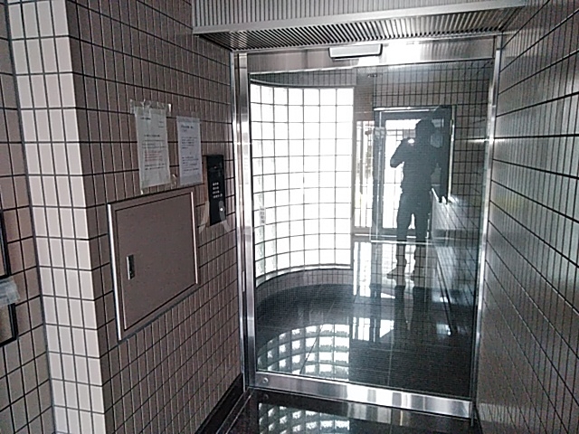 21/28 エントランス