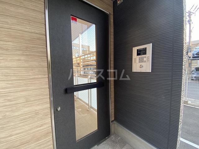 25/30 エントランス