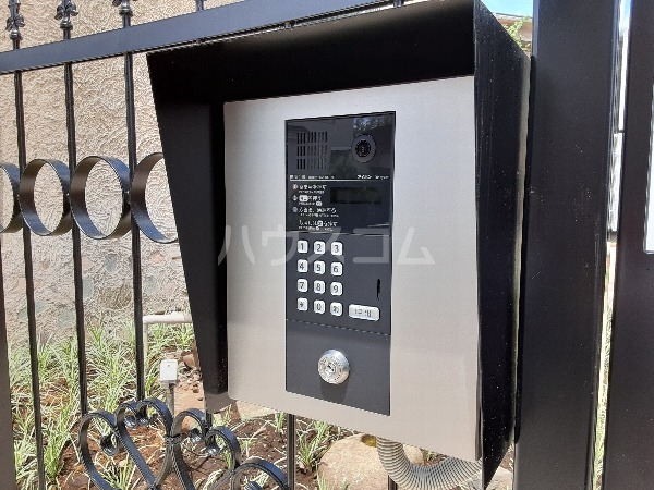 23/30 エントランス