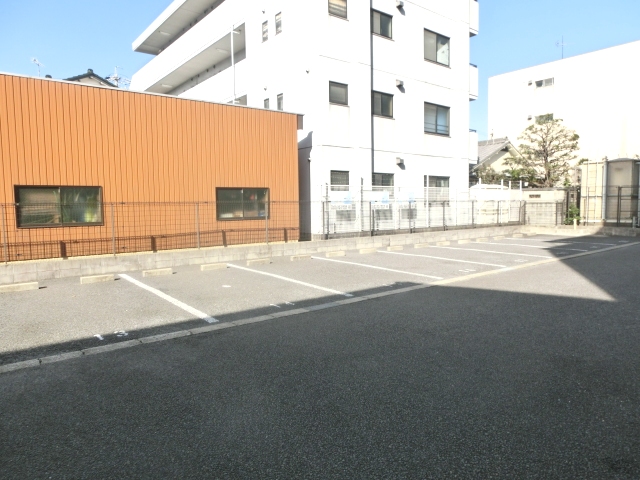 19/26 駐車場