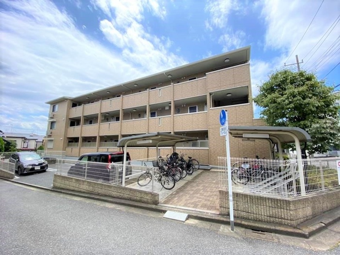 28/30 エントランス