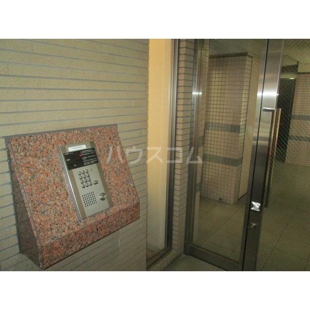 22/30 エントランス