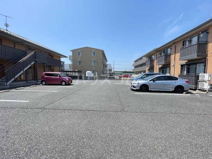 23/30 駐車場