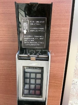 15/17 エントランス