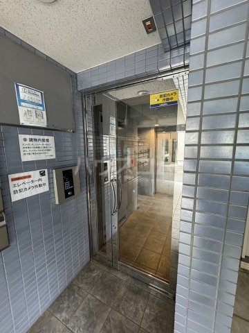 3/4 エントランス