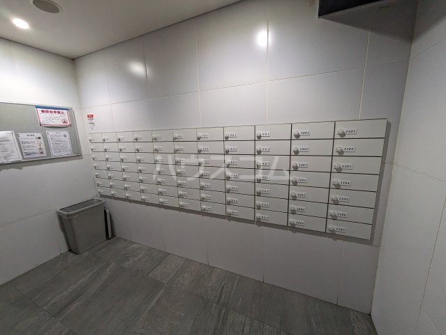 25/29 エントランス