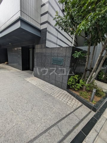 26/29 エントランス