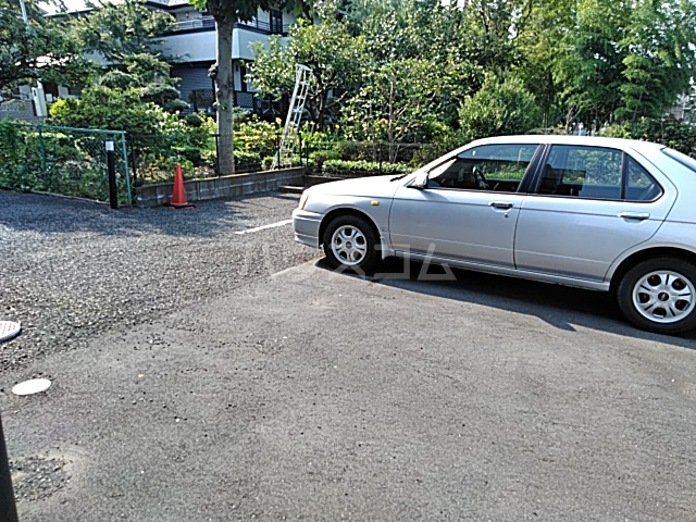 26/30 駐車場