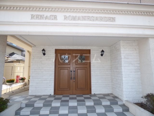 22/30 エントランス