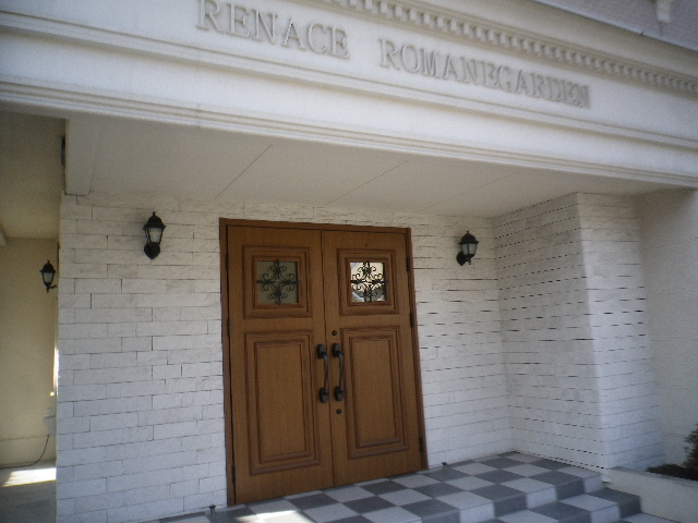 22/30 エントランス