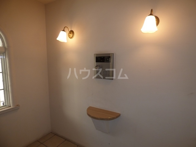 27/30 エントランス