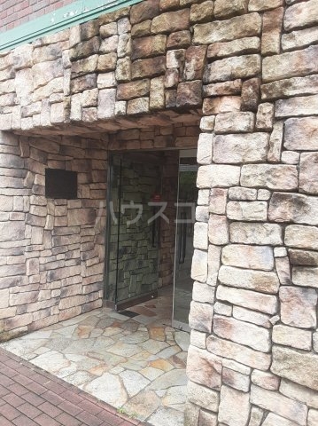 21/30 エントランス