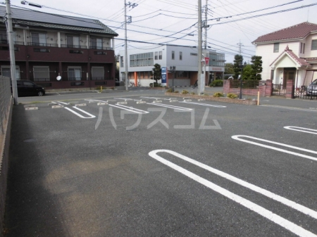 13/23 駐車場