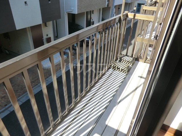 13/23 バルコニー