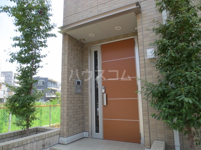 23/30 エントランス