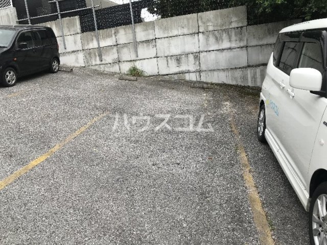 20/29 駐車場