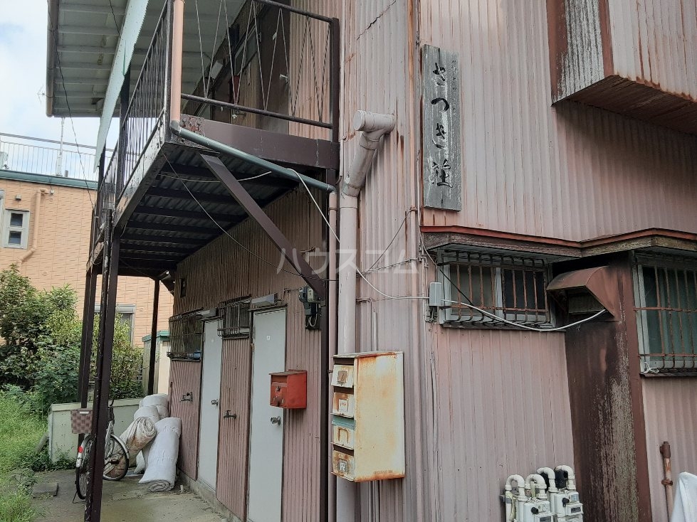 19/23 エントランス