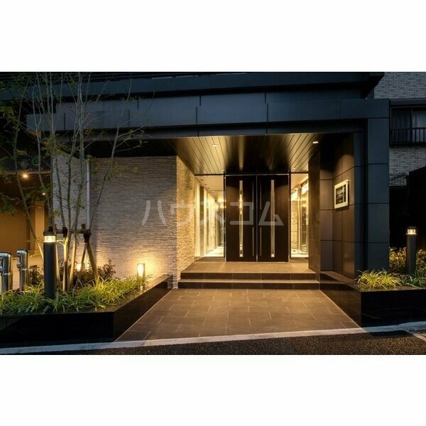 22/30 エントランス