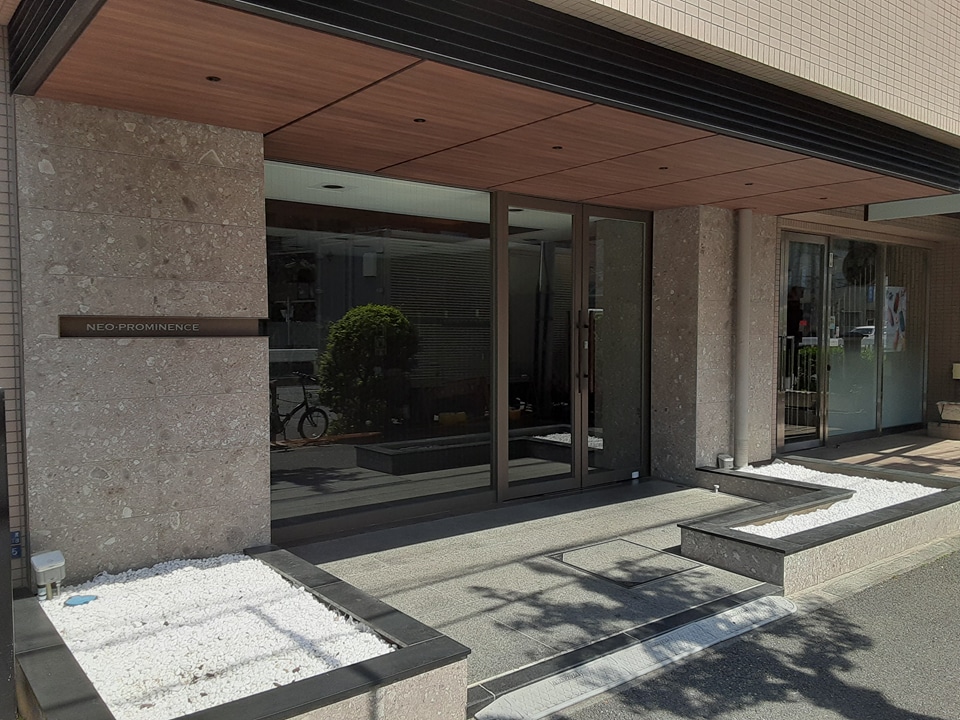 27/30 エントランス