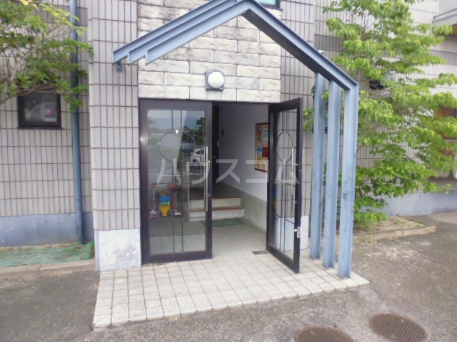 20/30 エントランス