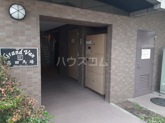 26/30 エントランス