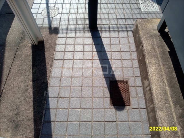 16/21 エントランス