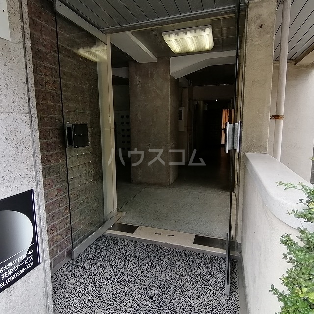 2/3 エントランス