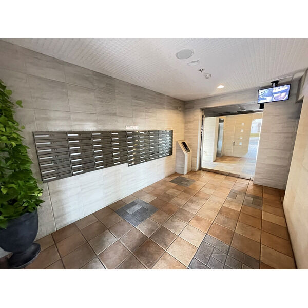 14/15 エントランス