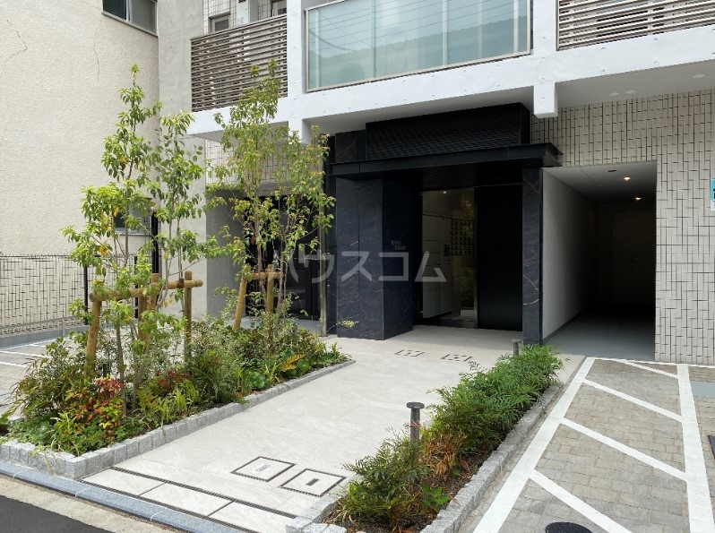 21/25 エントランス