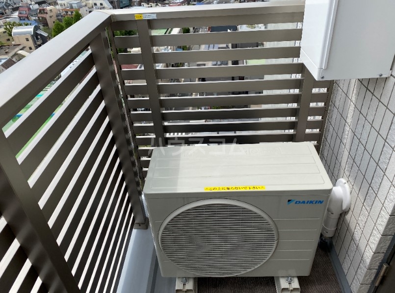 28/30 エントランス