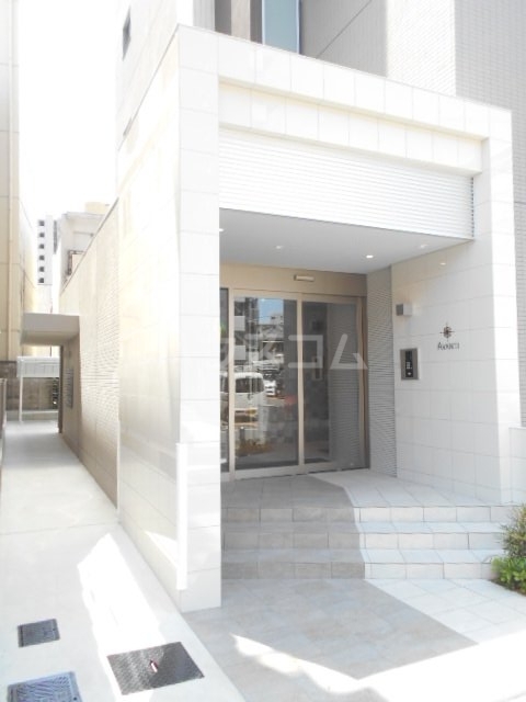 25/30 エントランス