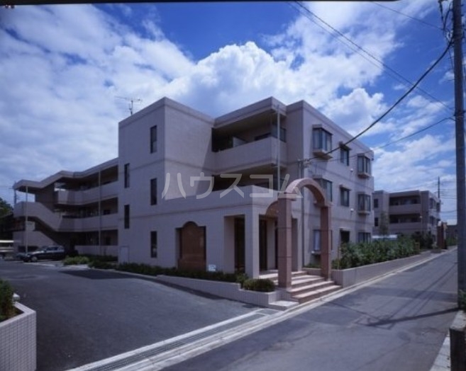 5/5 エントランス