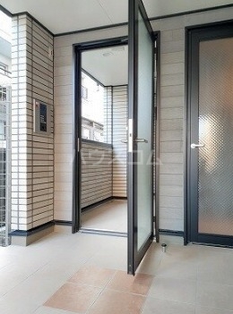 14/20 エントランス