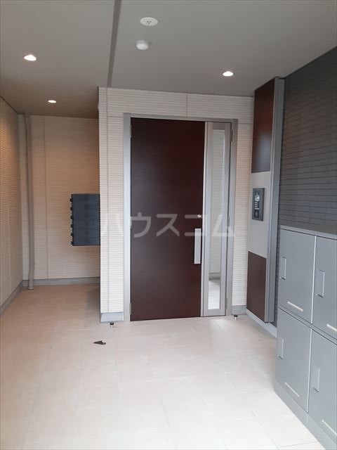21/29 エントランス