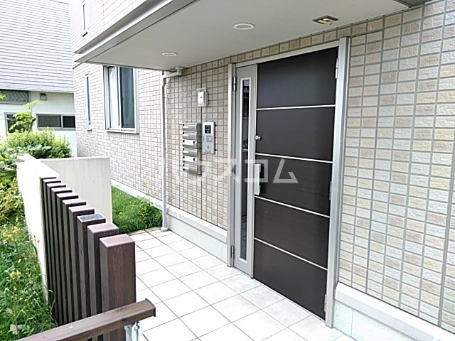 28/30 エントランス