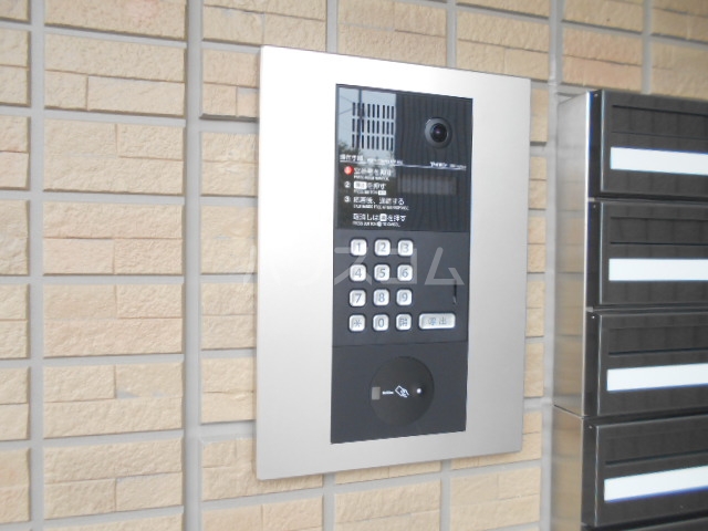 28/30 エントランス