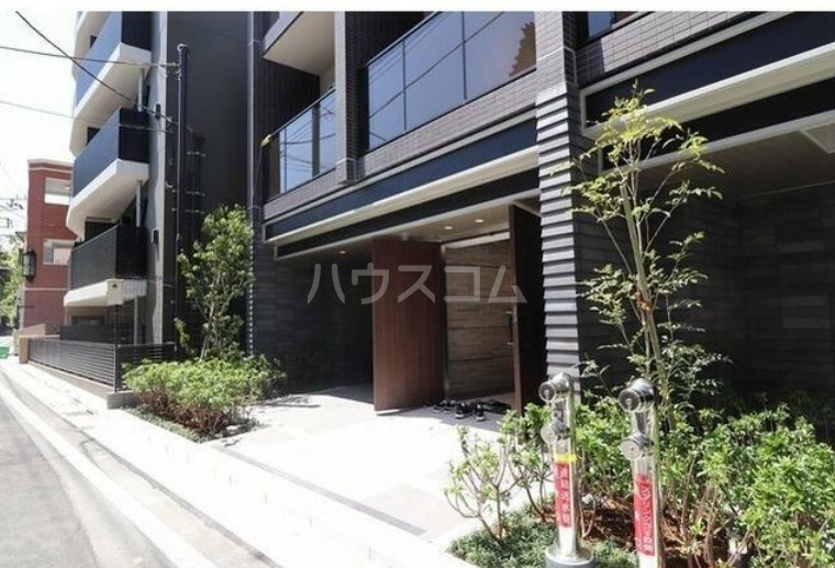 15/19 エントランス