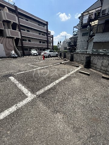 26/30 駐車場