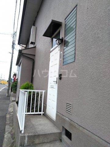 27/30 エントランス