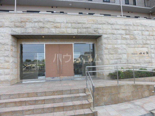 2/4 エントランス