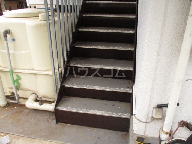 26/30 エントランス