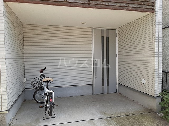 20/23 エントランス