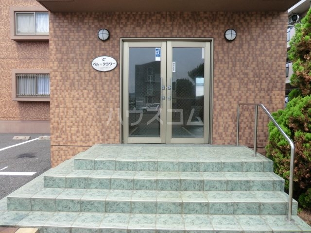 18/22 エントランス