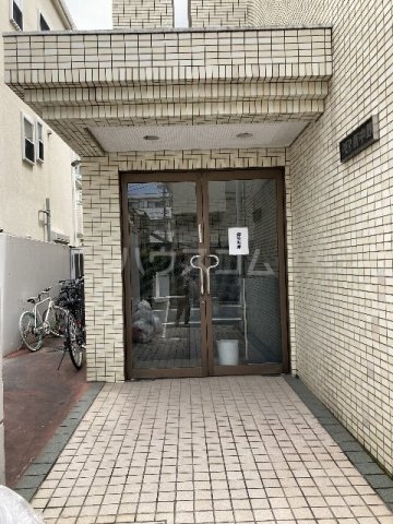 2/5 エントランス