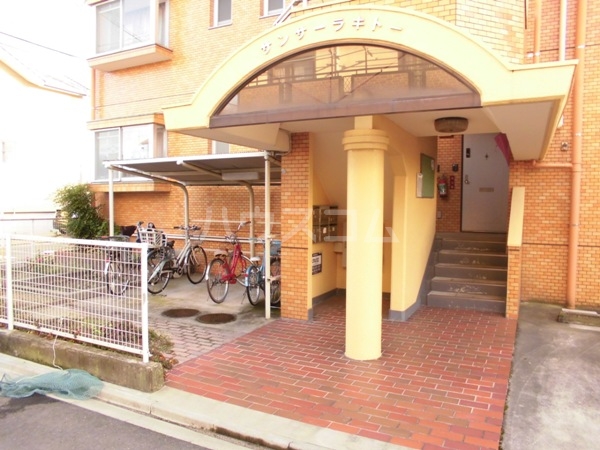 15/24 エントランス