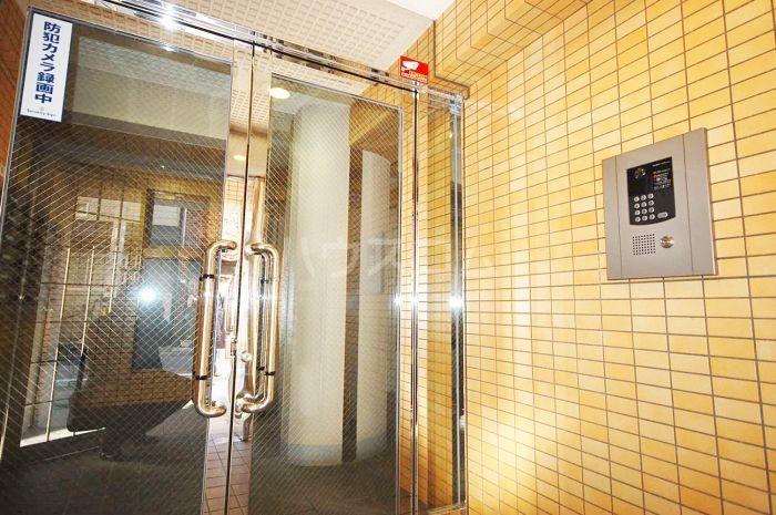 15/21 エントランス